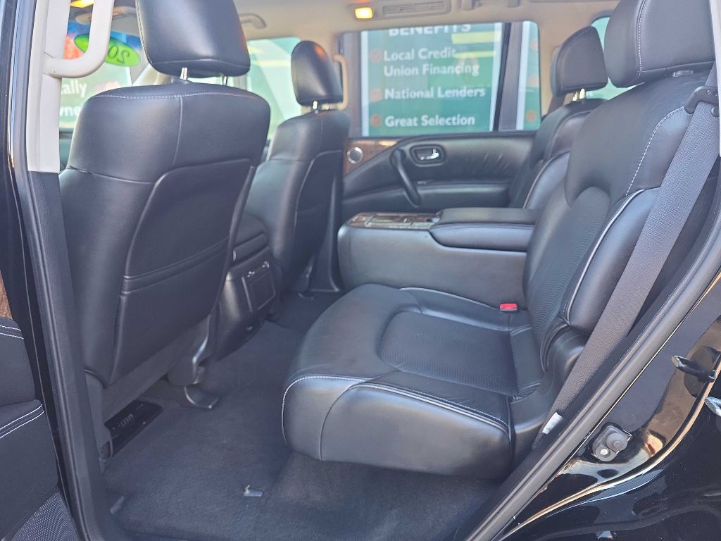 2017 INFINITI QX80 Image 22