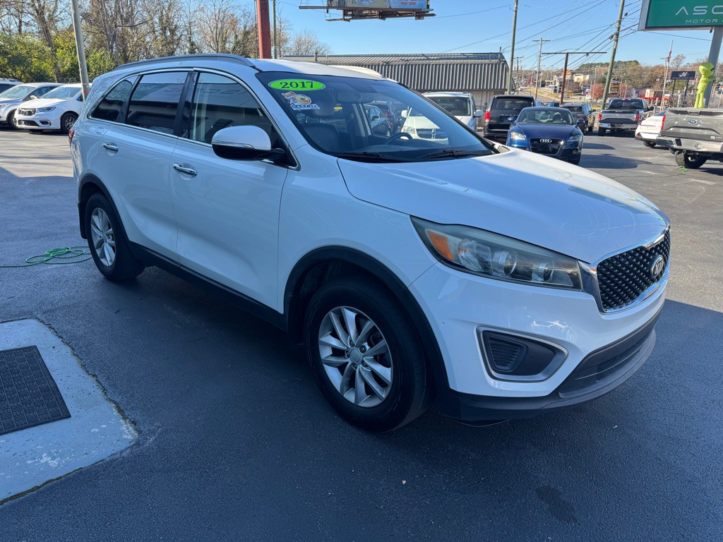 2017 Kia Sorento Image 2
