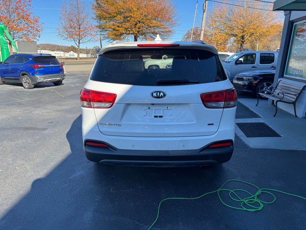 2017 Kia Sorento Image 6