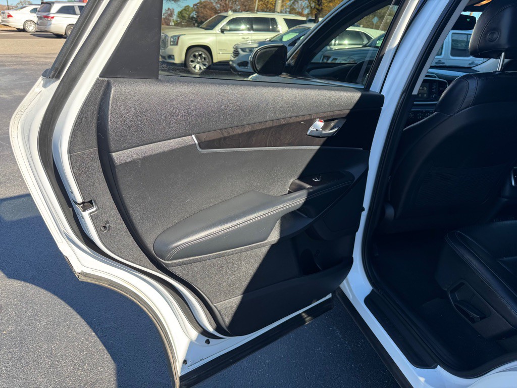 2017 Kia Sorento Image 8