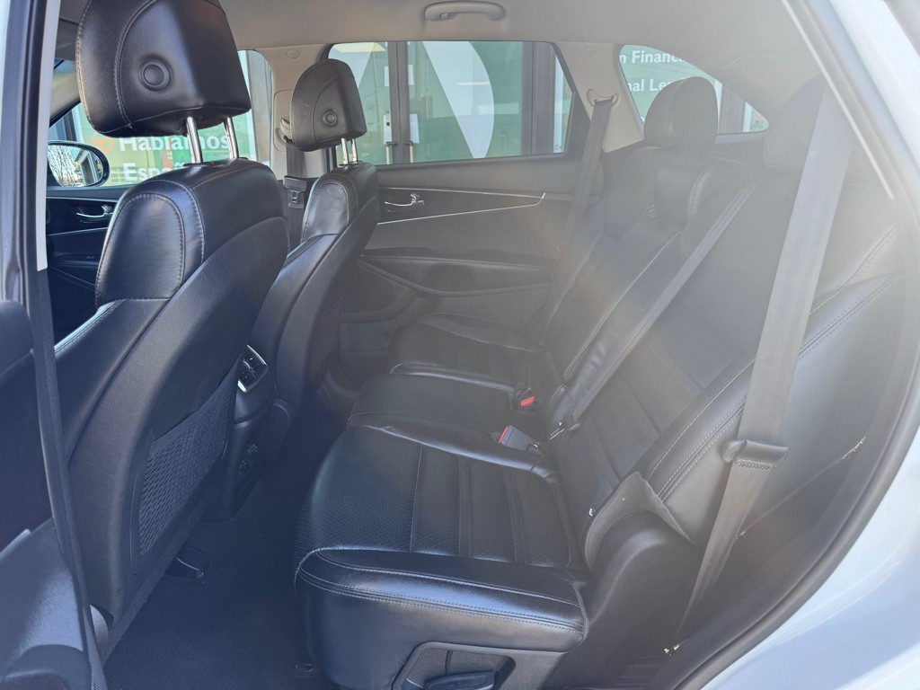2017 Kia Sorento Image 9