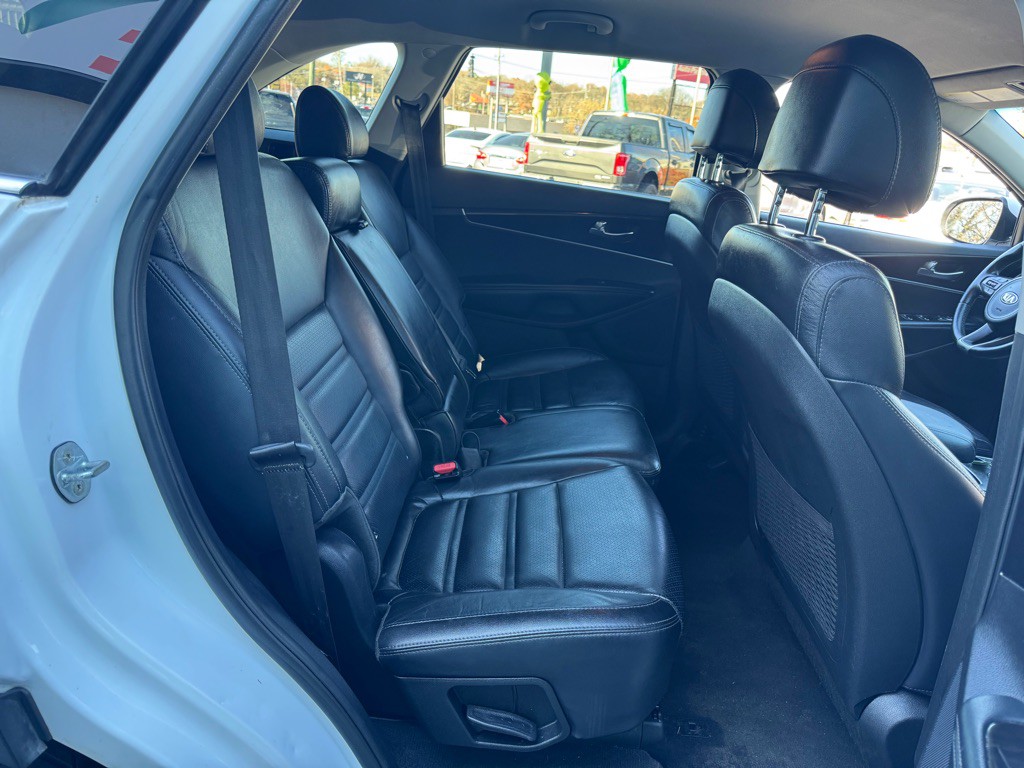 2017 Kia Sorento Image 12