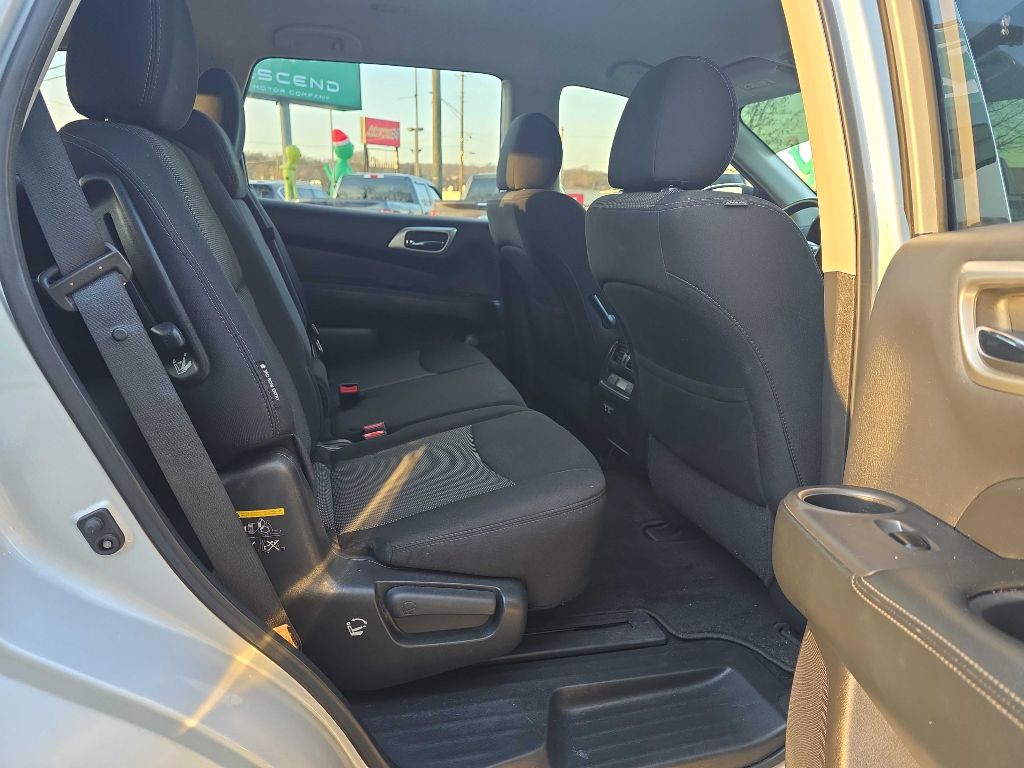 2019 Nissan Pathfinder Image 12