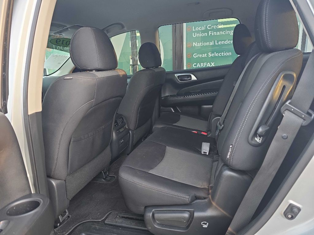 2019 Nissan Pathfinder Image 17