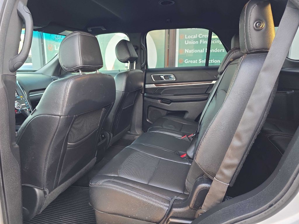 2016 Ford Explorer Image 17