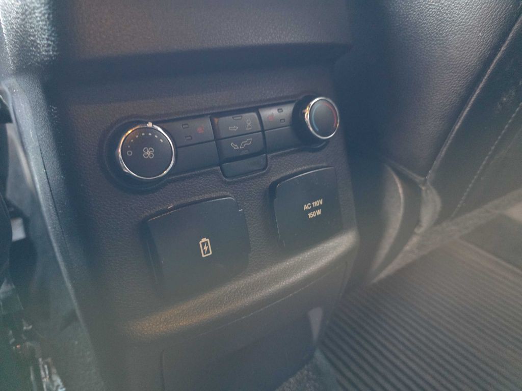 2016 Ford Explorer Image 18