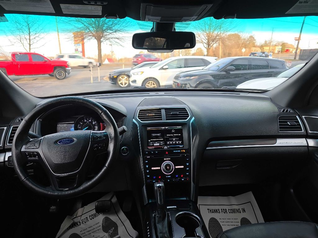 2016 Ford Explorer Image 2