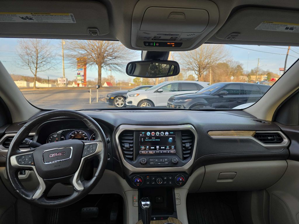 2018 GMC Acadia Image 2