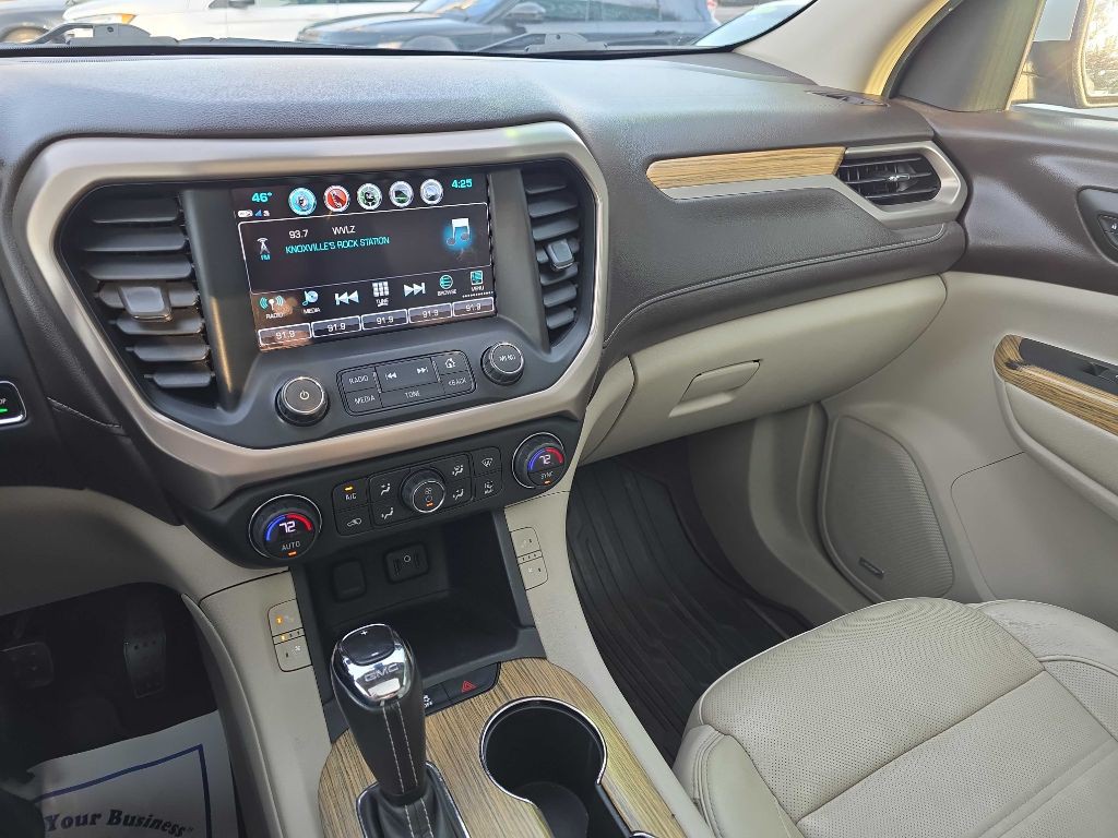 2018 GMC Acadia Image 8