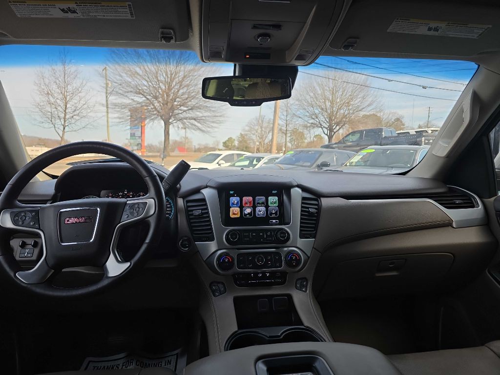 2017 GMC Yukon Image 2