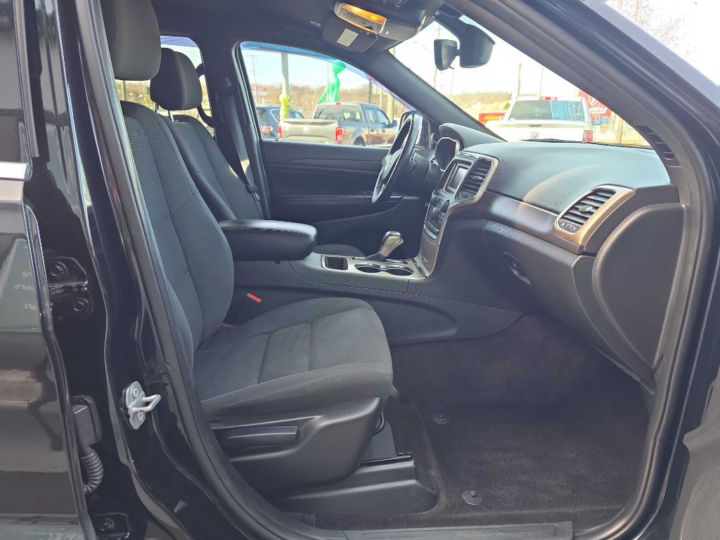 2017 Jeep Grand Cherokee Image 14