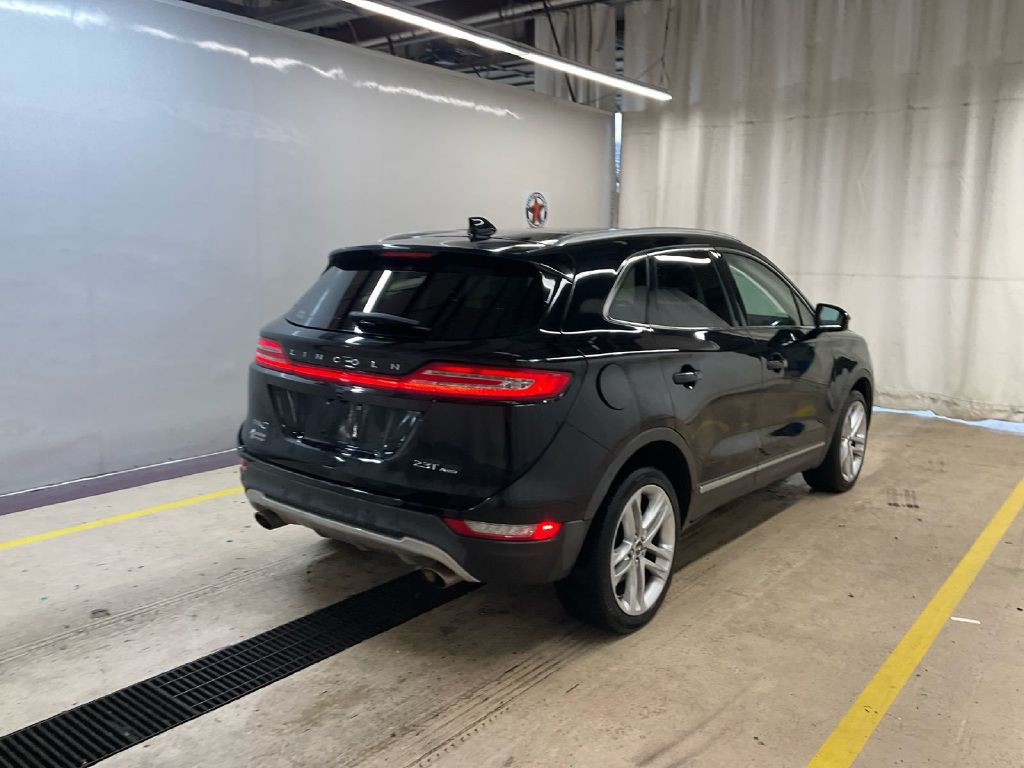 2017 Lincoln MKC Image 3