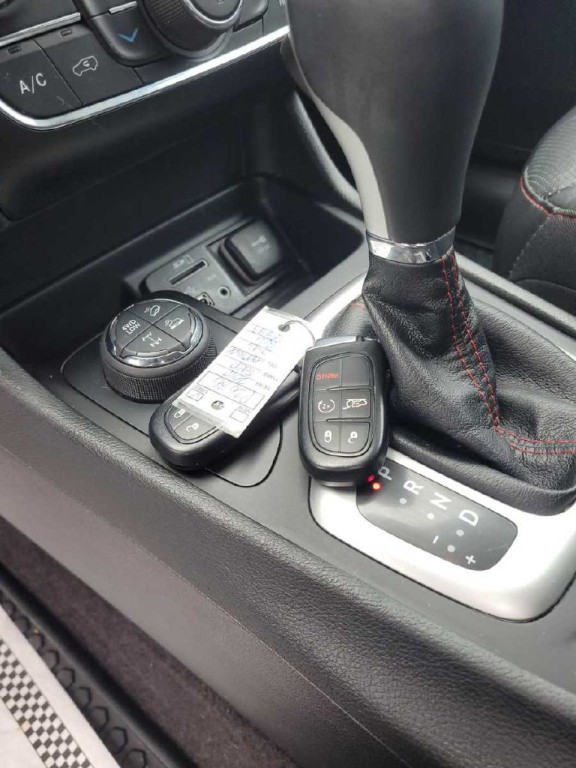 2017 Jeep Cherokee Image 9