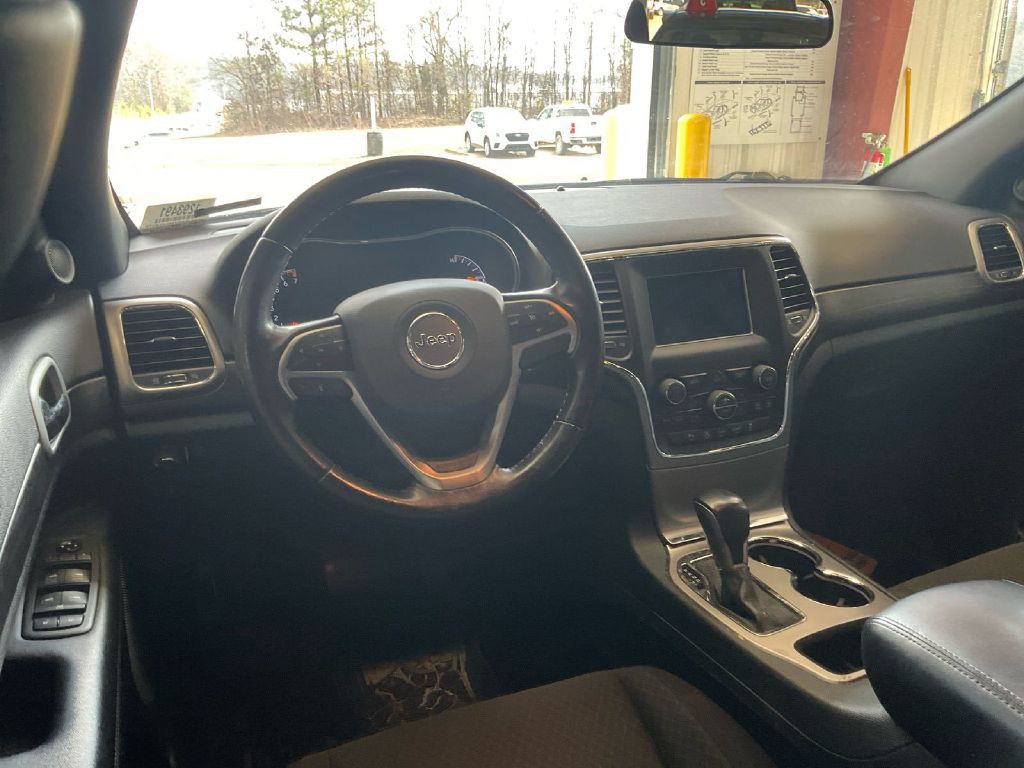 2021 Jeep Grand Cherokee Image 2