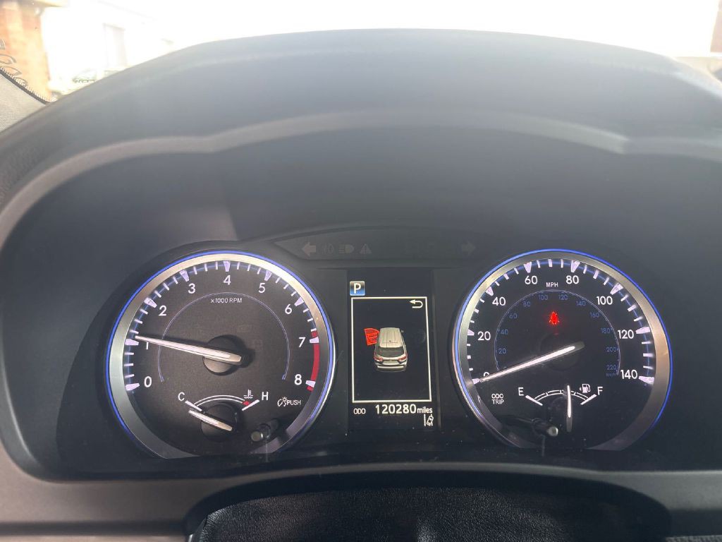 2017 Toyota Highlander Image 7