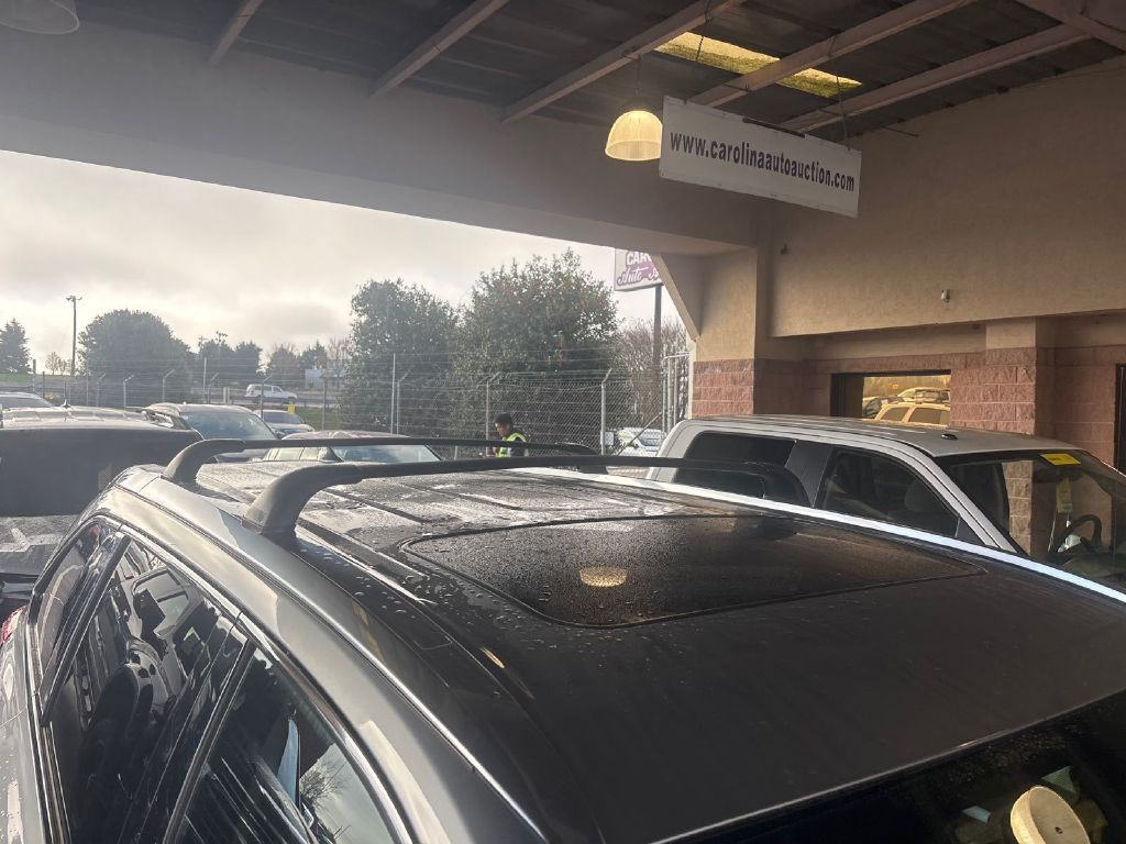 2017 Toyota Highlander Image 13