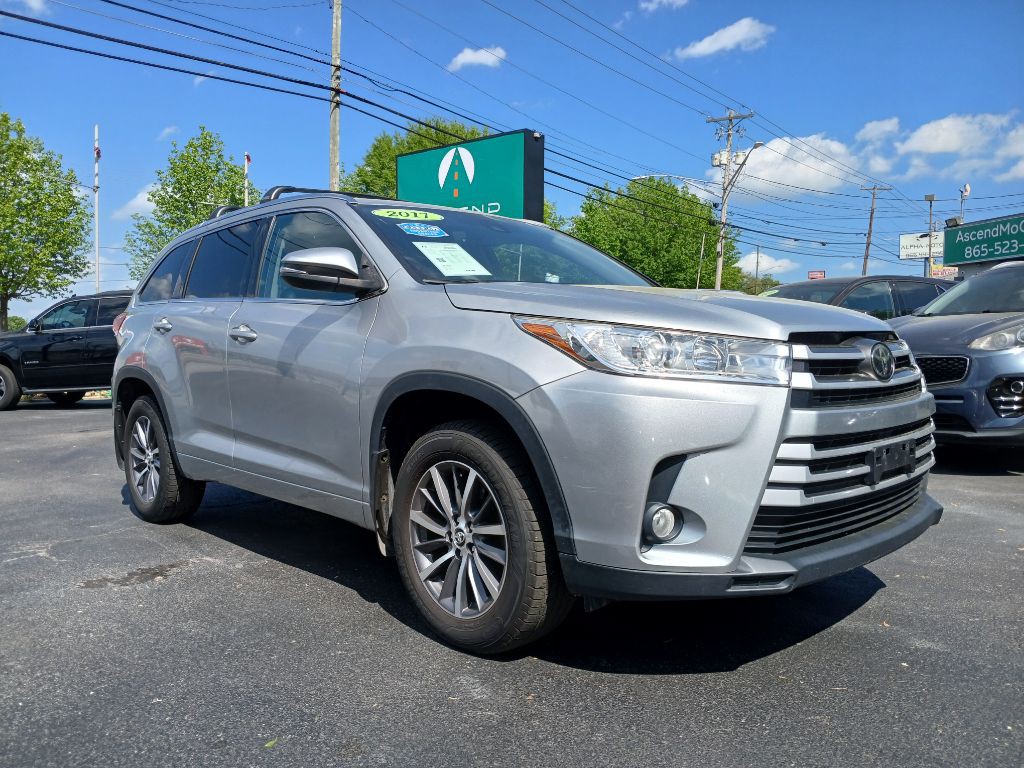 2017 Toyota Highlander Image 3