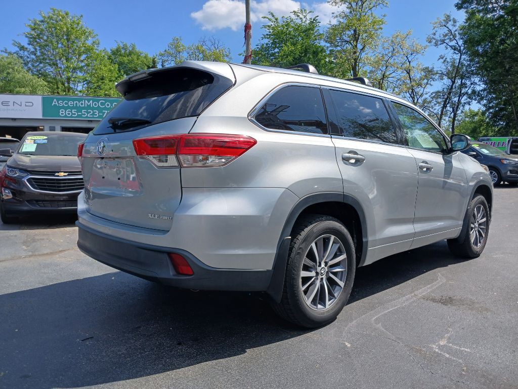 2017 Toyota Highlander Image 6