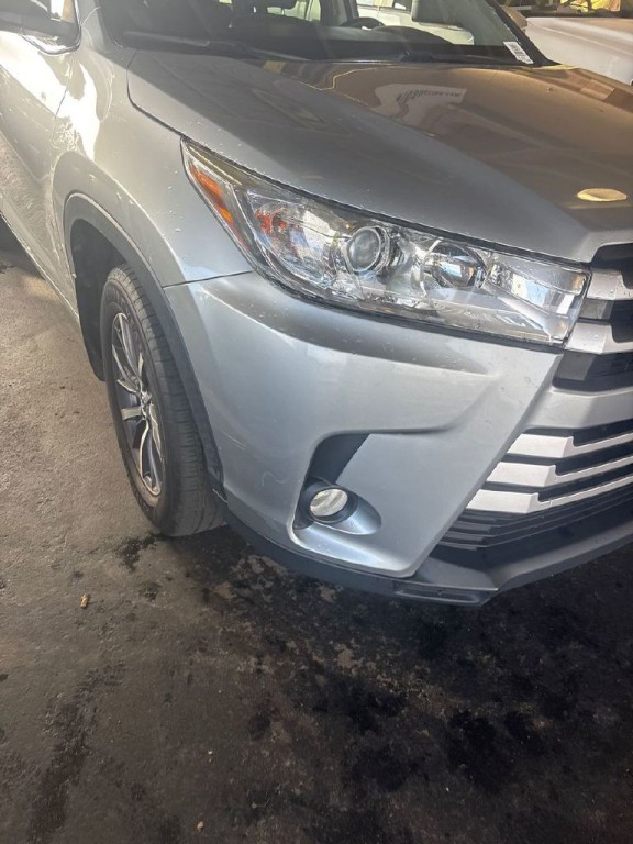 2017 Toyota Highlander Image 16