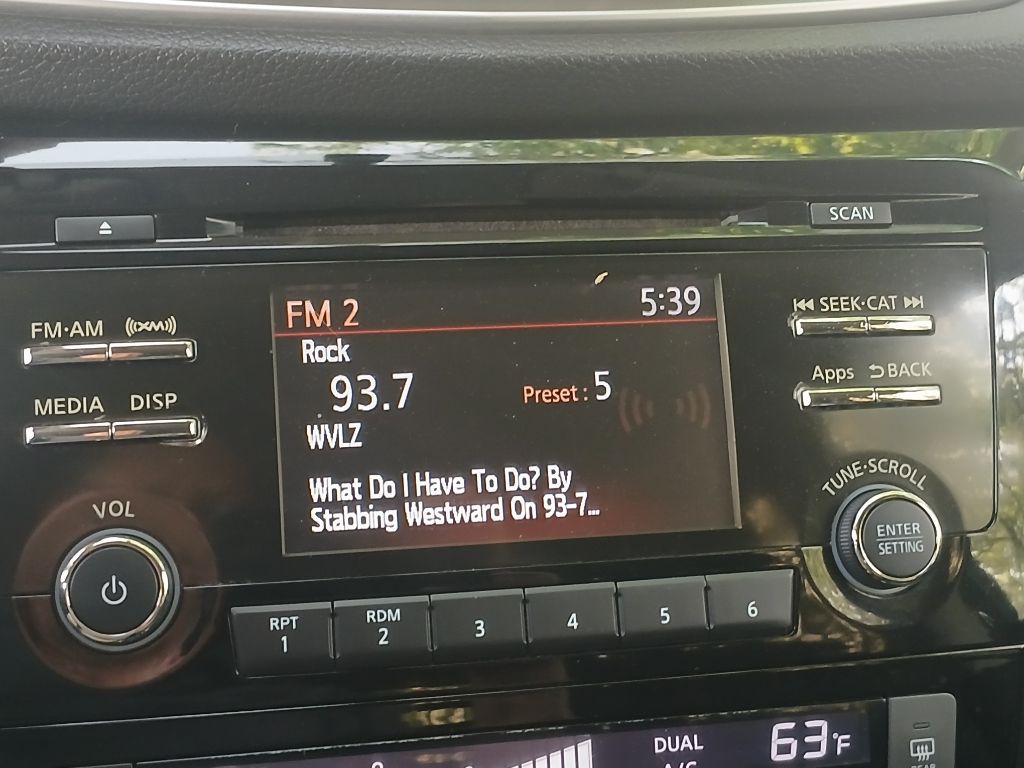 2015 Nissan Rogue Image 11