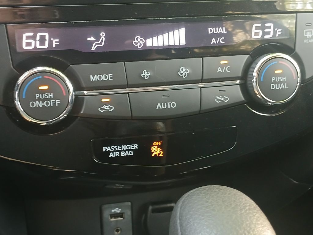 2015 Nissan Rogue Image 12