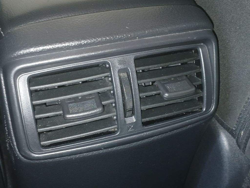 2015 Nissan Rogue Image 18