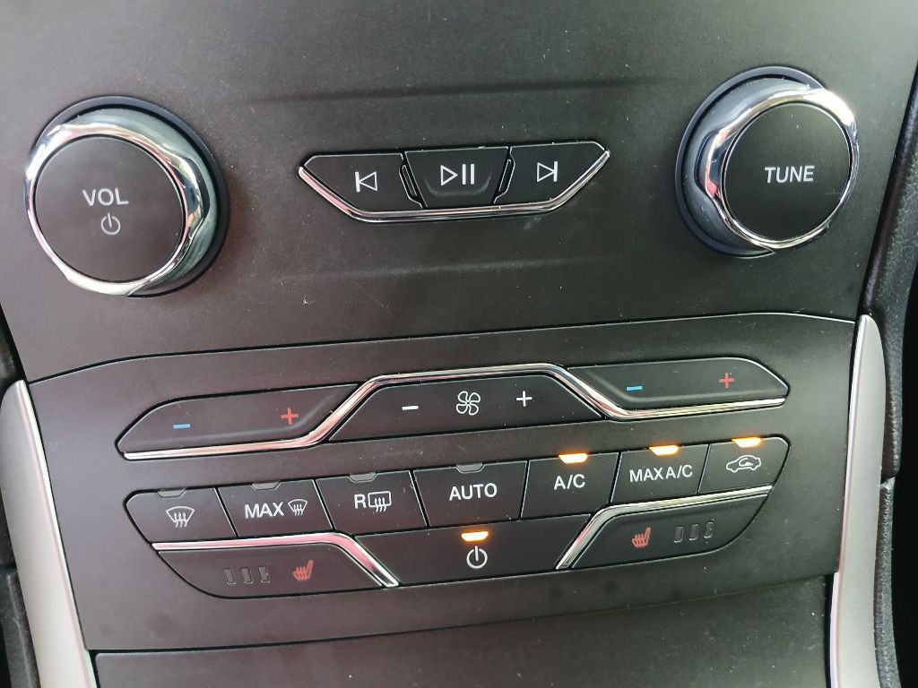 2020 Ford Edge Image 14