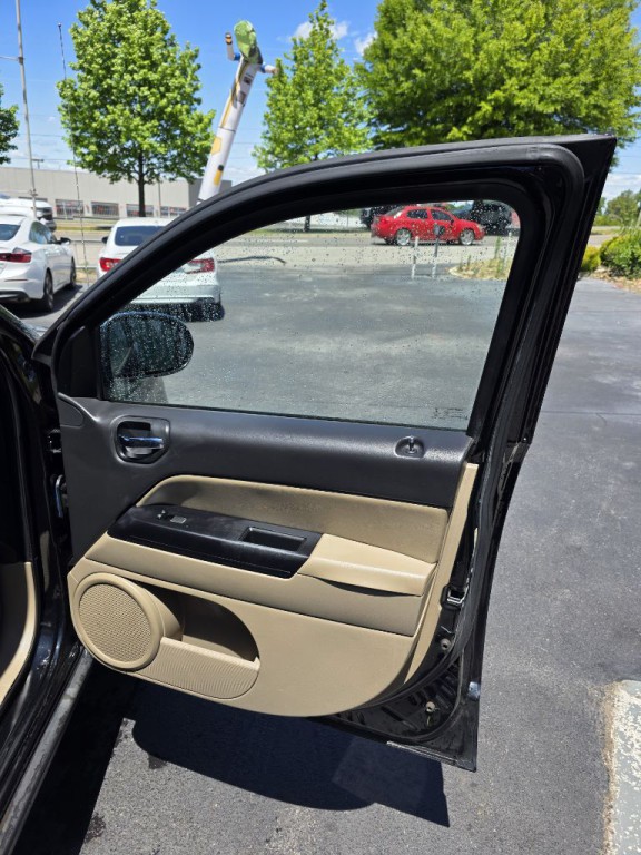 2014 Jeep Compass Image 13