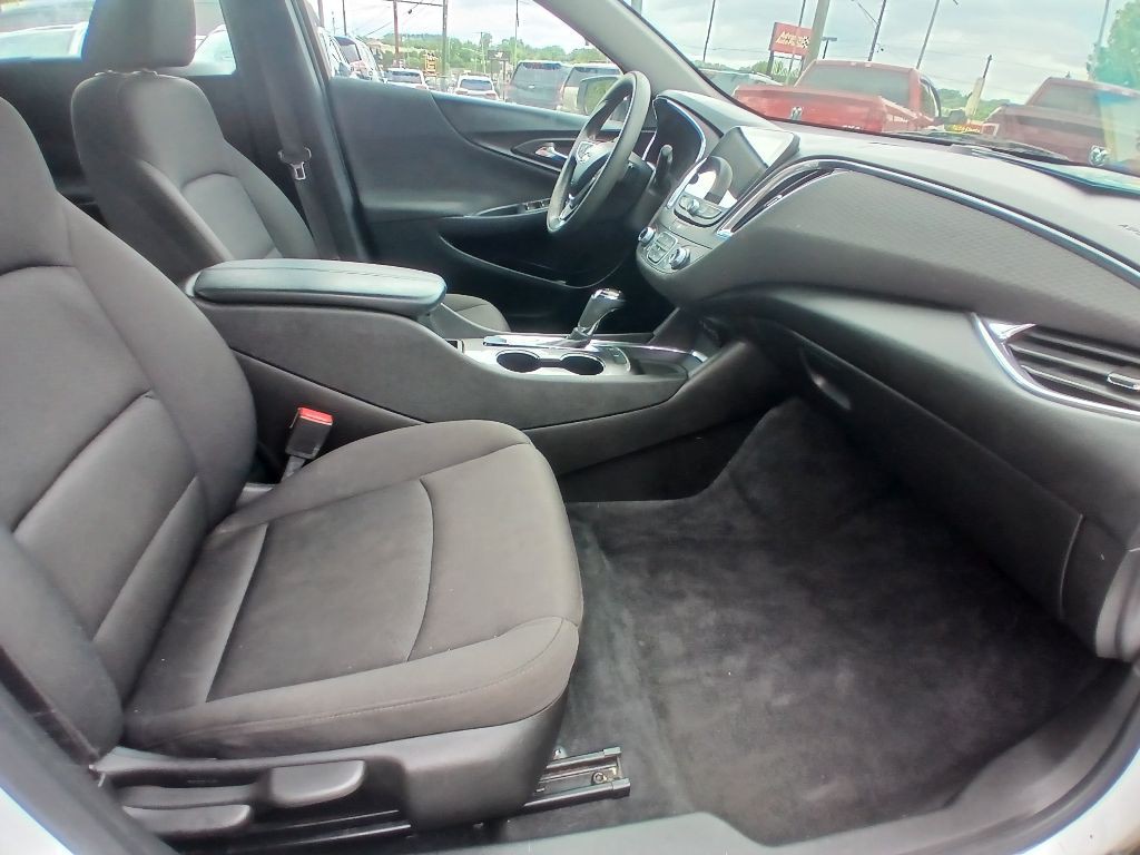 2019 Chevrolet Malibu Image 9