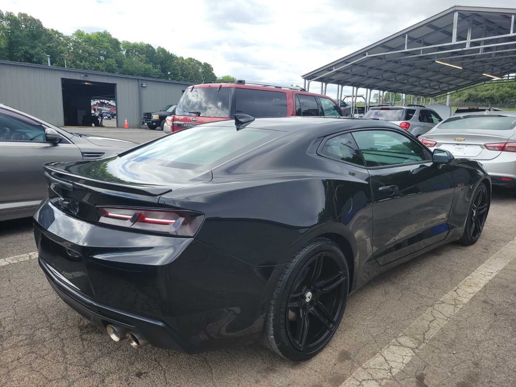 2018 Chevrolet Camaro Image 3