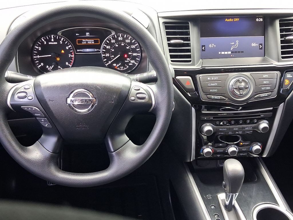 2020 Nissan Pathfinder Image 2