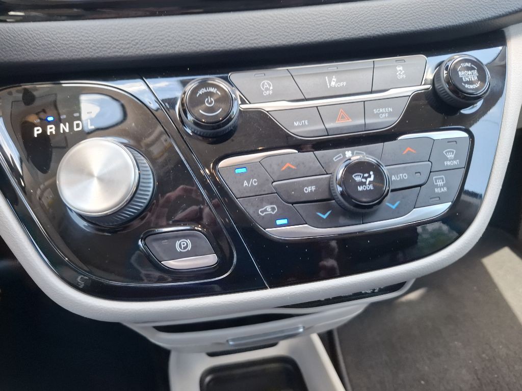 2022 Chrysler Pacifica Image 14