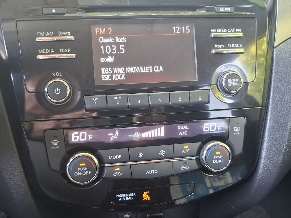 2015 Nissan Rogue Image 14