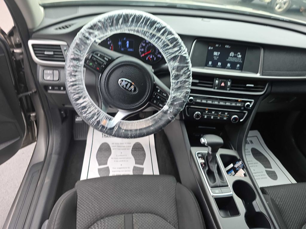 2018 Kia Optima Image 2