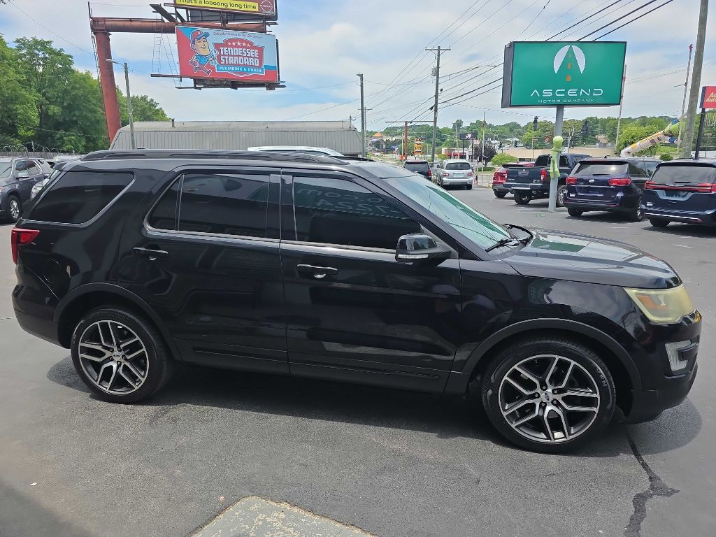 2016 Ford Explorer Image 1