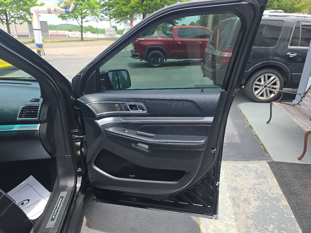 2016 Ford Explorer Image 6