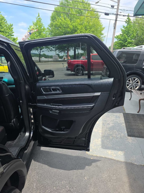 2016 Ford Explorer Image 8