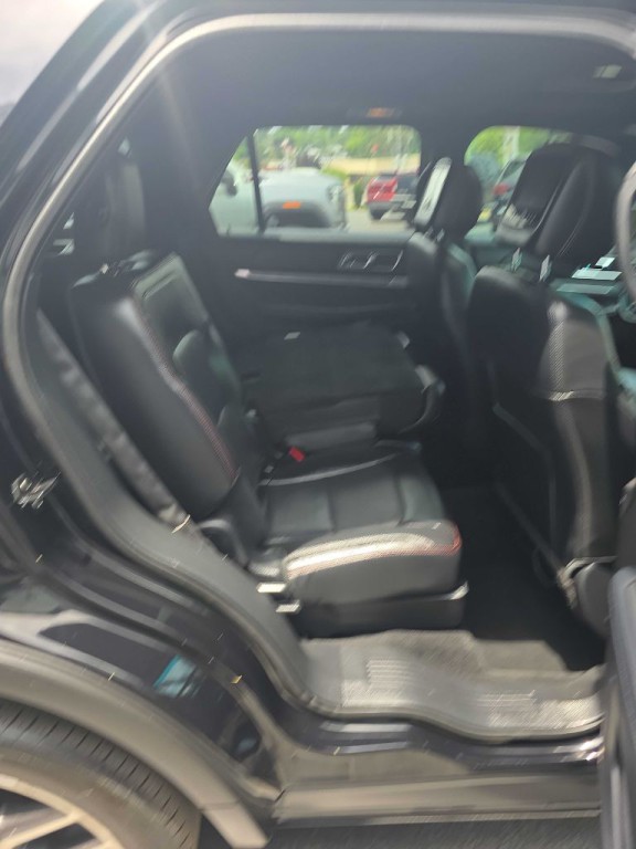 2016 Ford Explorer Image 9