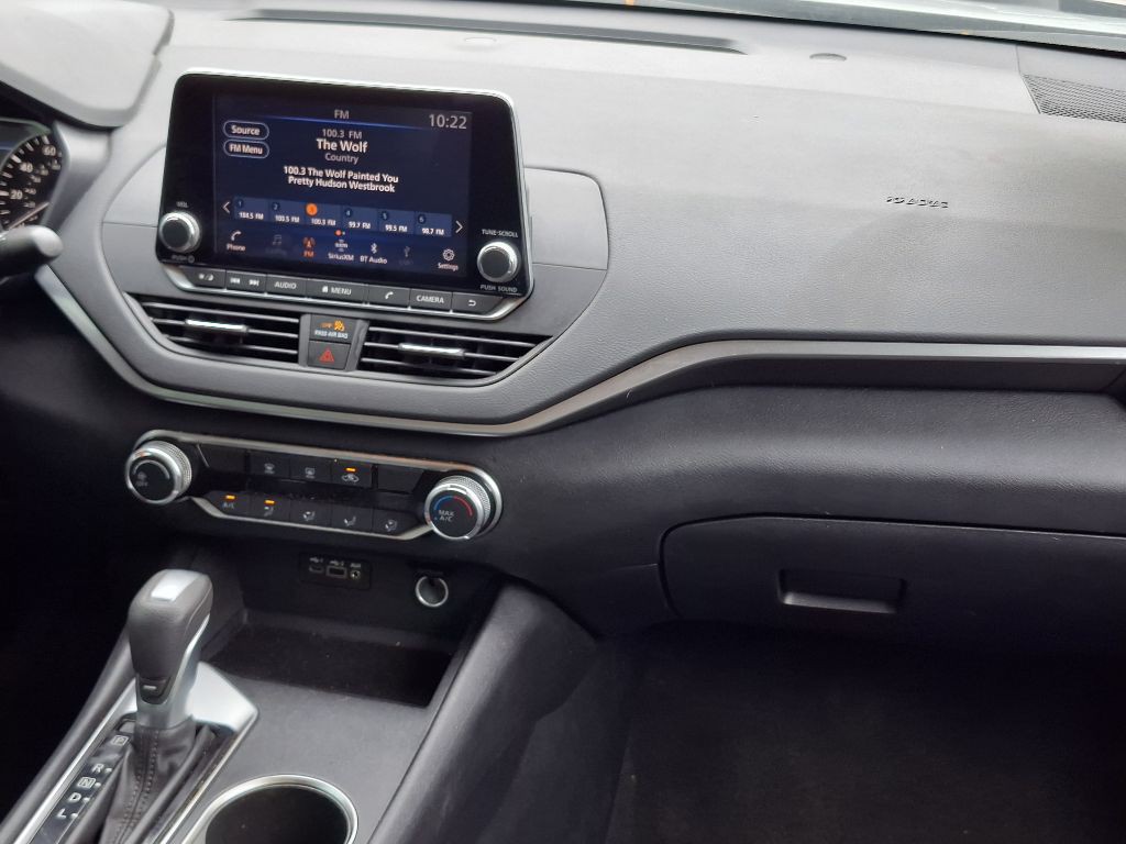 2022 Nissan Altima Image 8