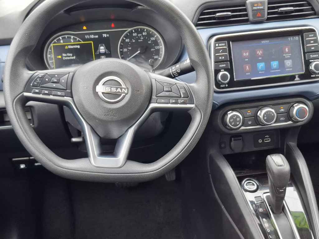 2023 Nissan Versa Image 2
