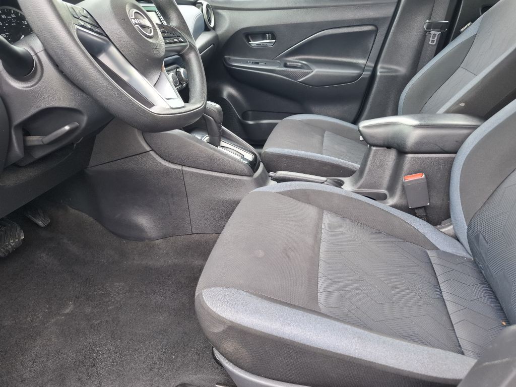 2023 Nissan Versa Image 11