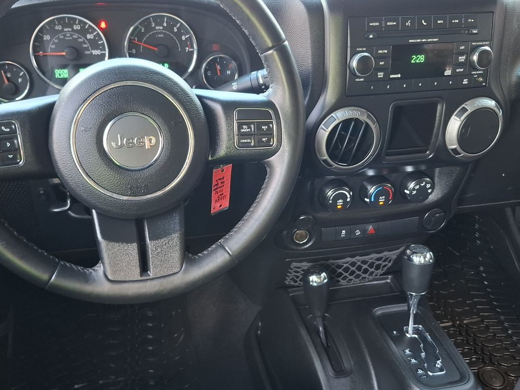 2017 Jeep Wrangler Unlimited Image 2