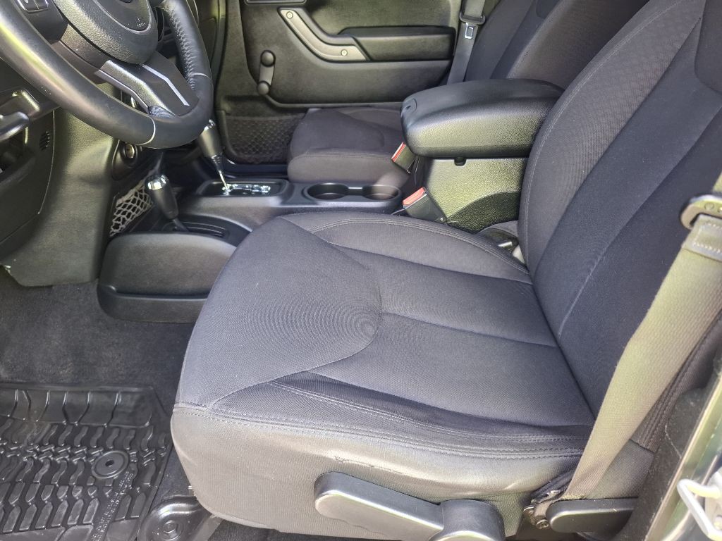 2017 Jeep Wrangler Unlimited Image 16