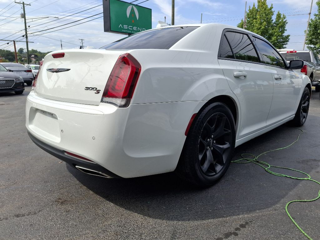 2022 Chrysler 300 Image 3