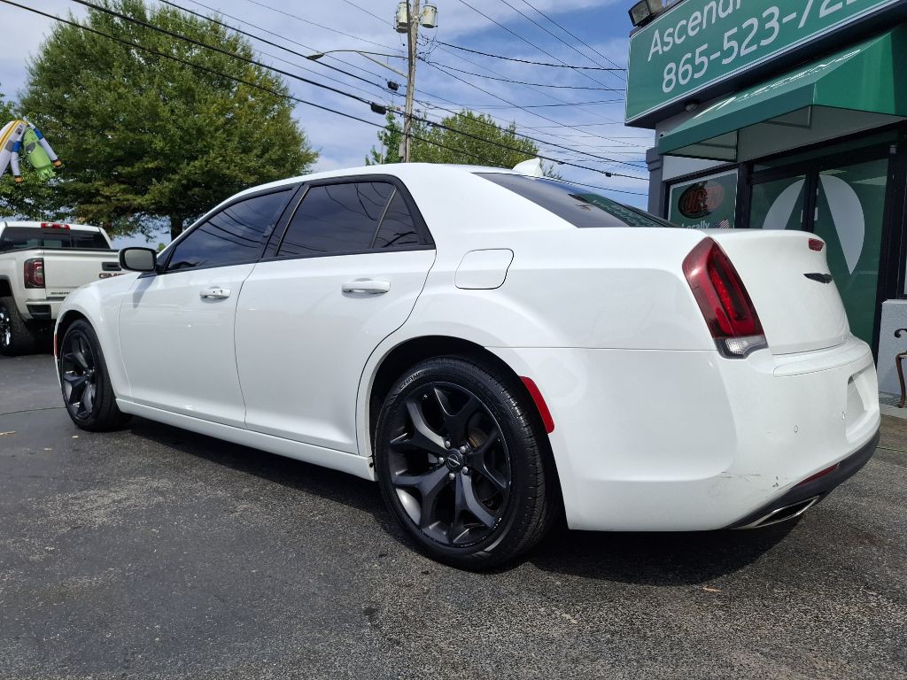 2022 Chrysler 300 Image 4