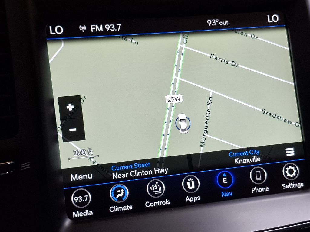 2022 Chrysler 300 Image 13