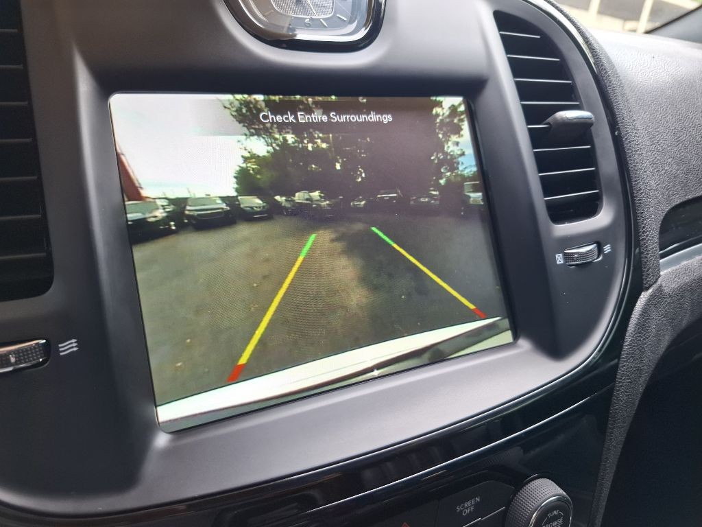 2022 Chrysler 300 Image 16