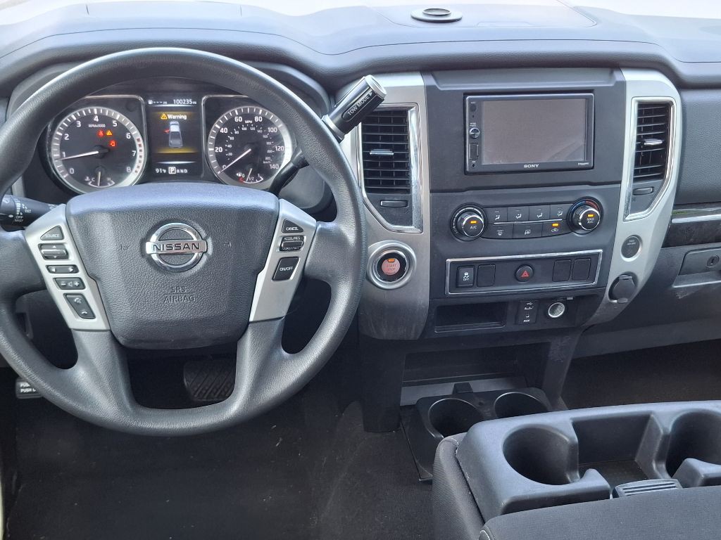 2017 Nissan Titan Image 2