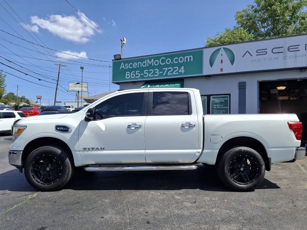 2017 Nissan Titan Image 3
