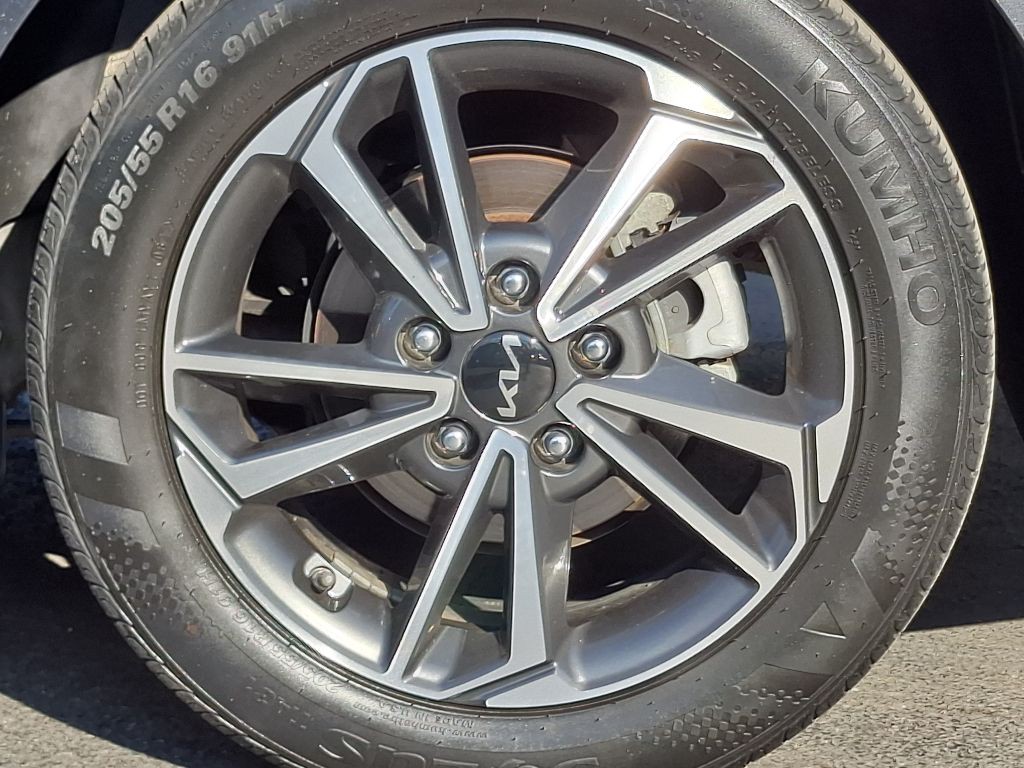 2022 Kia Forte Image 7